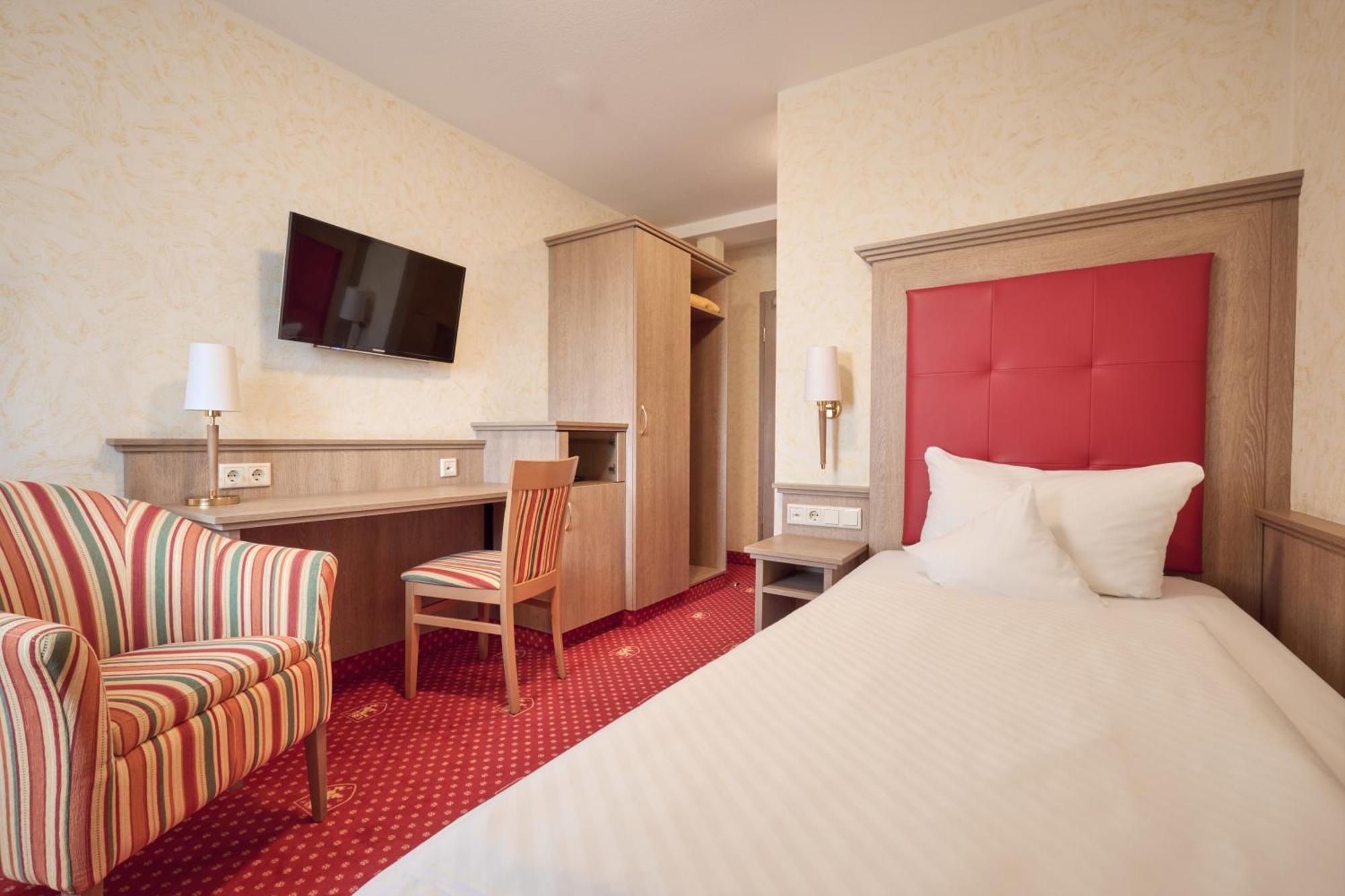 וירצבורג Hotel Wittelsbacher Hoeh מראה חיצוני תמונה