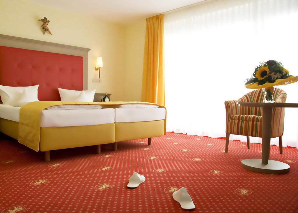 וירצבורג Hotel Wittelsbacher Hoeh מראה חיצוני תמונה