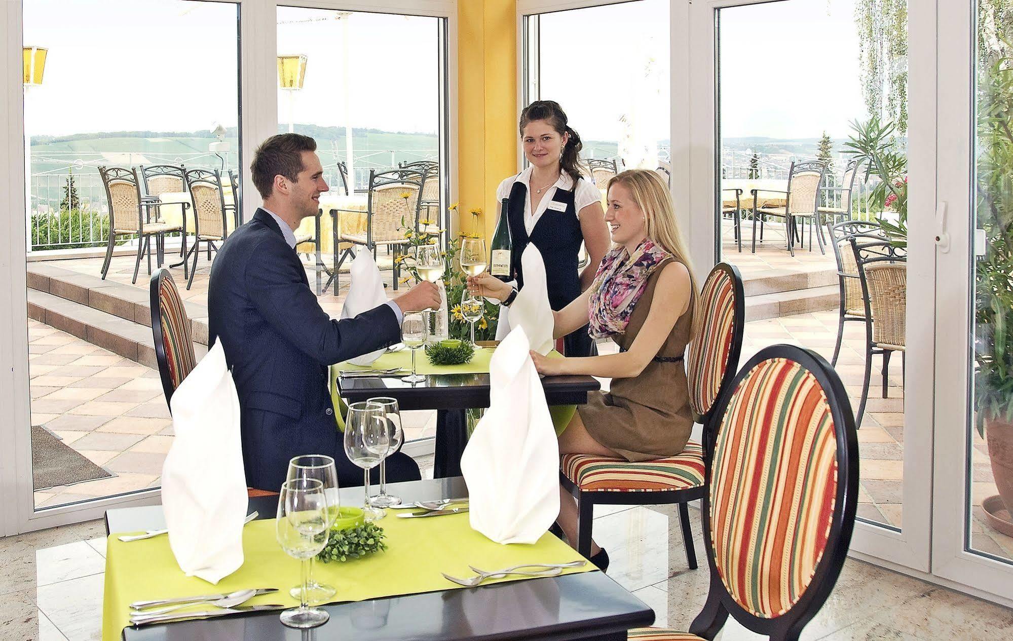 וירצבורג Hotel Wittelsbacher Hoeh מראה חיצוני תמונה
