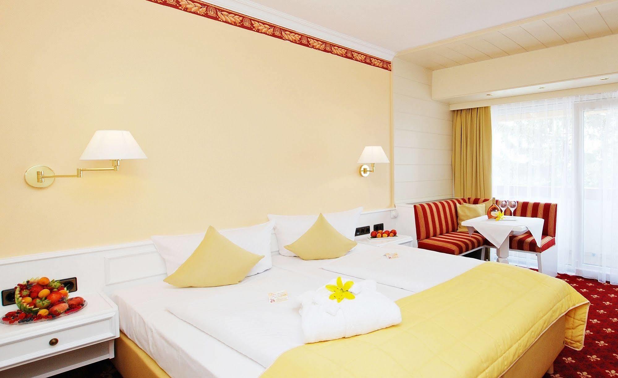 וירצבורג Hotel Wittelsbacher Hoeh מראה חיצוני תמונה